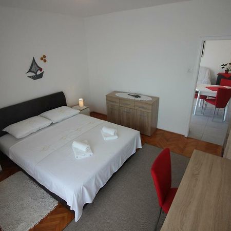 Apartment Vanda Novi Vinodolski Buitenkant foto